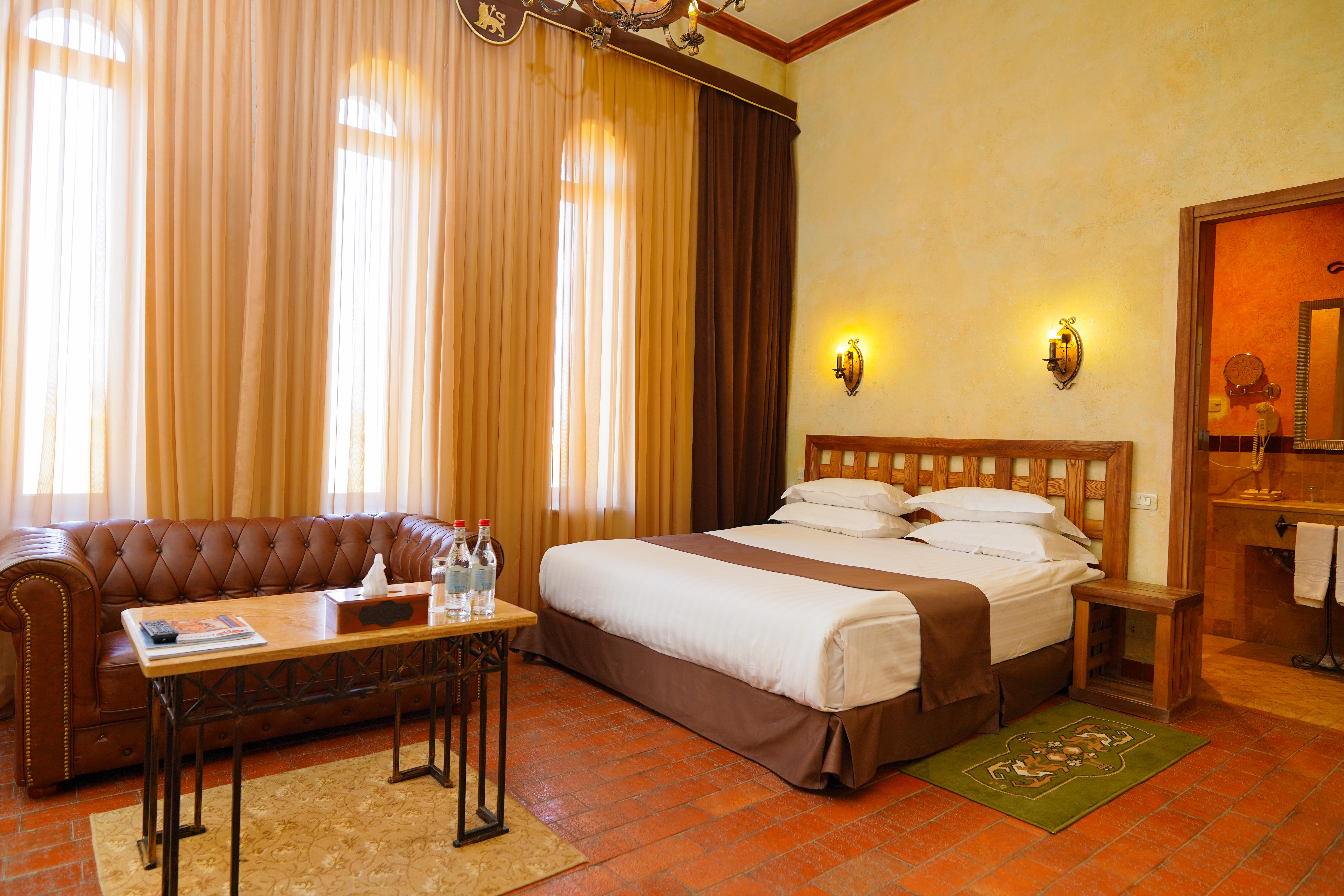 Caucasus Hotel Kasagh Exterior foto A room at the hotel