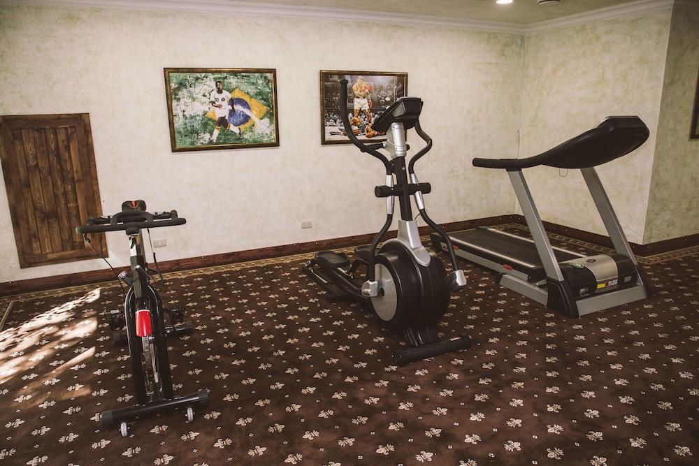 Caucasus Hotel Kasagh Exterior foto A home gym